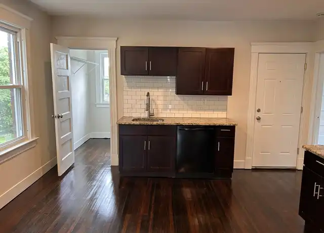 Property at 76 Spring St Unit 2, Middletown, CT, 06457, 4 beds, 1 bath, [object Object]