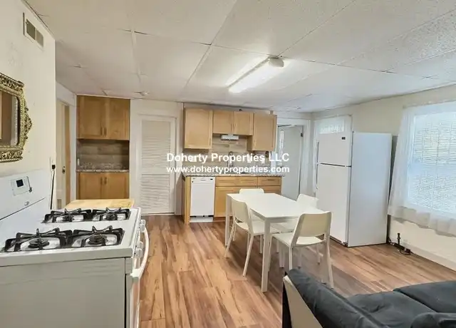 Property at 82 Gershom Ave, Lowell, MA, 01854, 2 beds, 1 bath, [object Object]