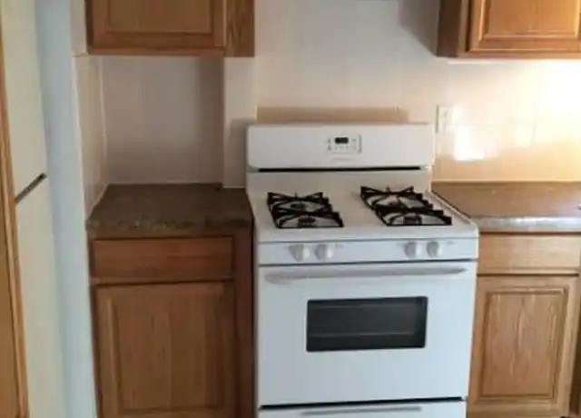 Property at 31-65 35th St Unit NA, Queens, NY, 11106, 2 beds, 1 bath, [object Object]