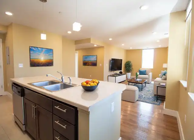 Property at Wellington Square Apartments - 59 Seward St, Detroit, MI, 48202, 1 bed, 1 bath, [object Object]