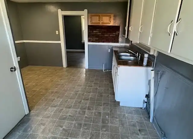 Property at 2119 E 29th St, Lorain, OH, 44055, 2 beds, 1 bath, [object Object]