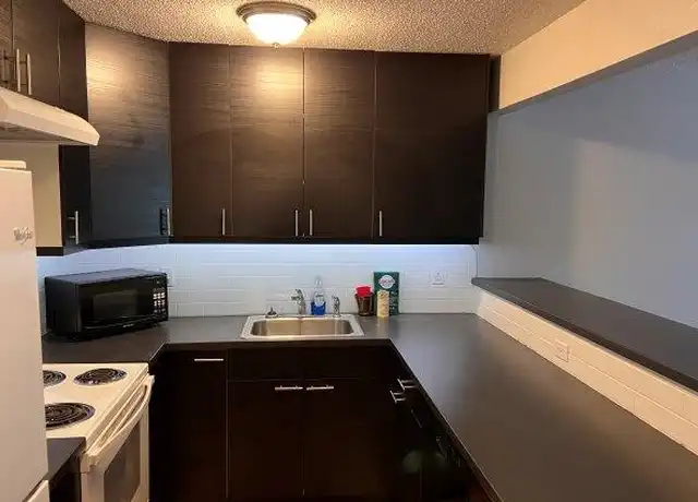 Property at 340 NE 100th Ave Unit L, Portland, OR, 97220, 1 bed, 1 bath, [object Object]