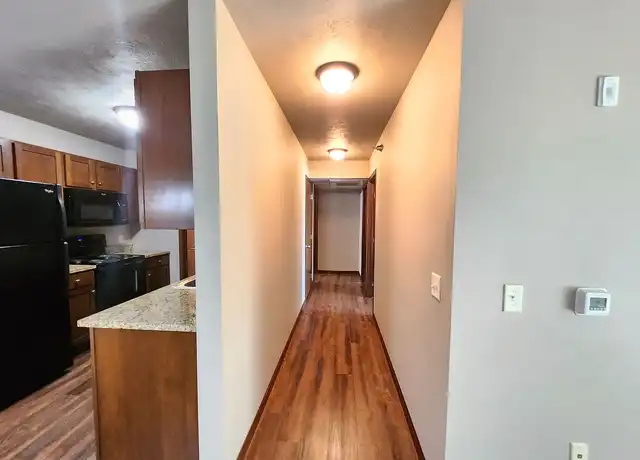 Property at PRAIRIE POINTE APARTMENTS - 3600 S Sycamore Ave, Sioux Falls, SD, 57110, 1 bed, 1 bath, [object Object]