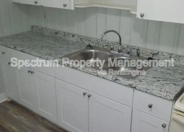 Property at 4 Front Pl Unit 1, Waterville, ME, 04901, 3 beds, 1 bath, [object Object]