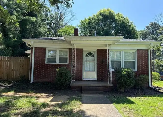 Property at 1000 Roanoke Ave, Charlotte, NC, 28205, 2 beds, 1 bath, [object Object]
