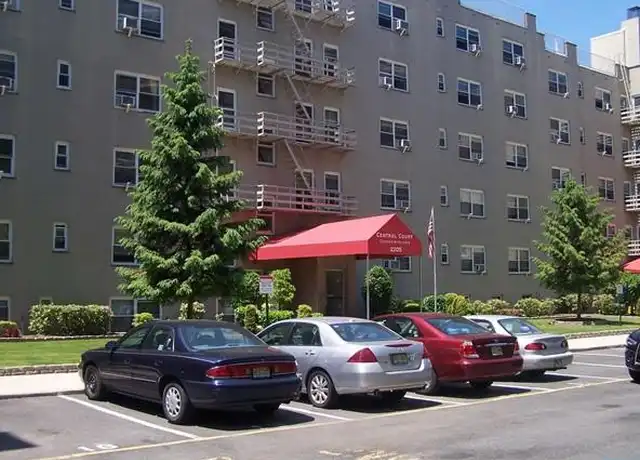 Property at 2195 N Central Rd Unit 4D, Fort Lee, NJ, 07024, 1 bed, 1 bath, [object Object]
