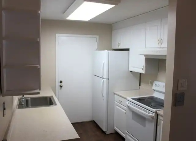 Property at 14 Village Green Ln #1, Natick, MA, 01760, 2 beds, 1 bath, [object Object]