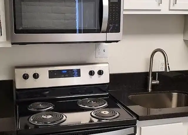 Property at MOUNTAIN PLAZA - 1250 E 10th St, Tucson, AZ, 85719, 2 beds, 1 bath, [object Object]