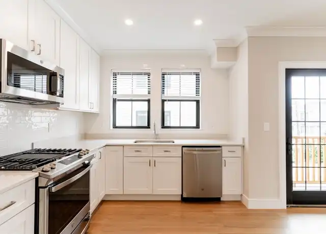 Property at 285 Lamartine St Unit 3, Jamaica Plain, MA, 02130, 4 beds, 2 baths, [object Object]