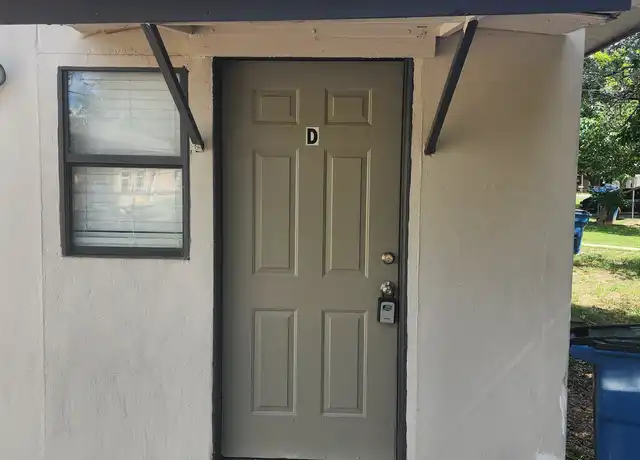 Property at 815 High Meadow Dr Unit D, Pleasanton, TX, 78064, 1 bed, 1 bath, [object Object]