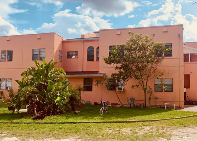 Property at 420 N Oleander Ave Unit 7, Daytona Beach, FL, 32118, 2 beds, 1 bath, [object Object]