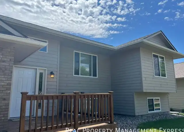 Property at 7636 S Rose Crest Ct, Sioux Falls, SD, 57108, 5 beds, 3 baths, [object Object]