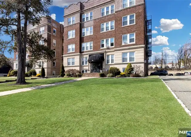 Property at 16 Forest St Unit C6101, Montclair, NJ, 07042, 2 beds, 1 bath, [object Object]