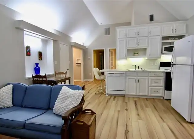 Property at 413 Fulton St Unit B, Denton, TX, 76201, 2 beds, 1 bath, [object Object]
