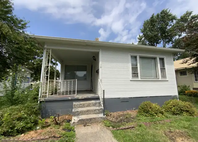 Property at 18 Bremer Ave, Danville, IL, 61832, 3 beds, 1 bath, [object Object]