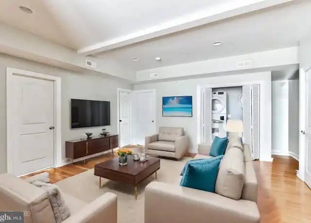 Property at 333 N 40th St Unit 1C, Philadelphia, PA, 19104, 5 beds, 3 baths, [object Object]