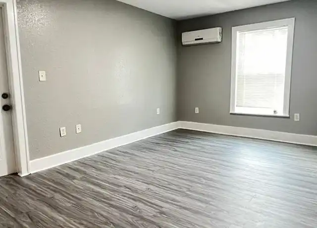 Property at 618 30th Ave S Unit 5, St. Petersburg, FL, 33705, 1 bed, 1 bath, [object Object]