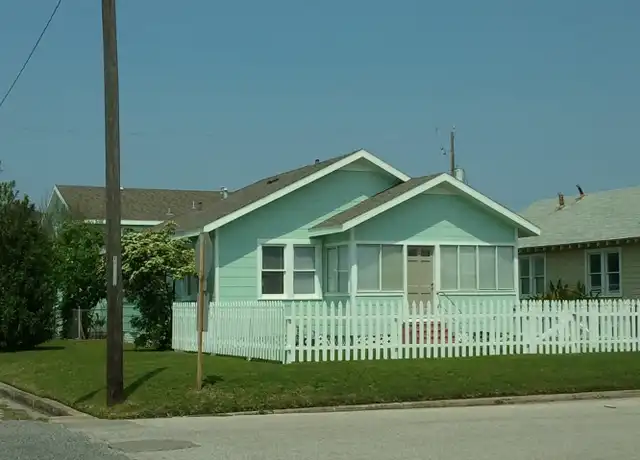 Property at 4028 Avenue T, Galveston, TX, 77550, 2 beds, 1 bath, [object Object]