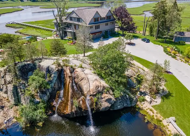 Property at 67 Border St Unit Main, Scituate, MA, 02066, 4 beds, 4.5 baths, [object Object]