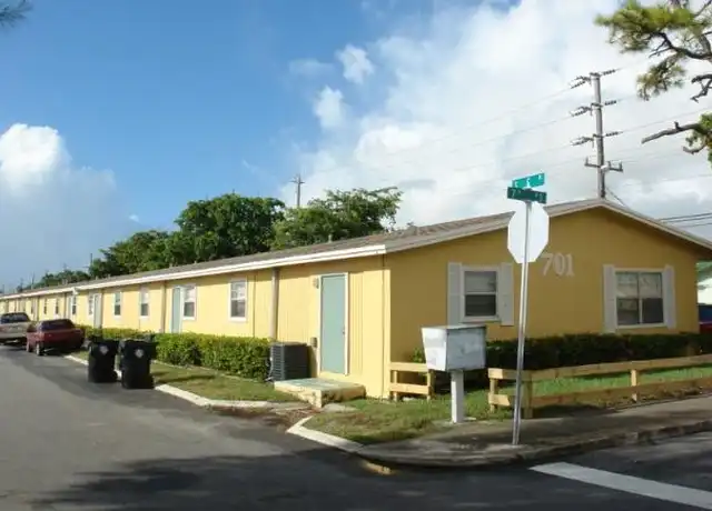 Property at 701 S G St, Lake Worth, FL, 33460, 3 beds, 1 bath, [object Object]