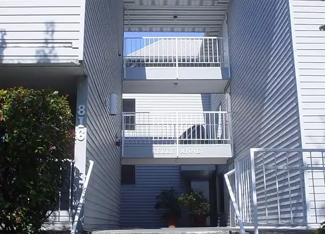 Property at Kelly Anne Apartments - 816 NE 43rd St, Seattle, WA, 98105, 1-2 bed, 1 bath, [object Object]