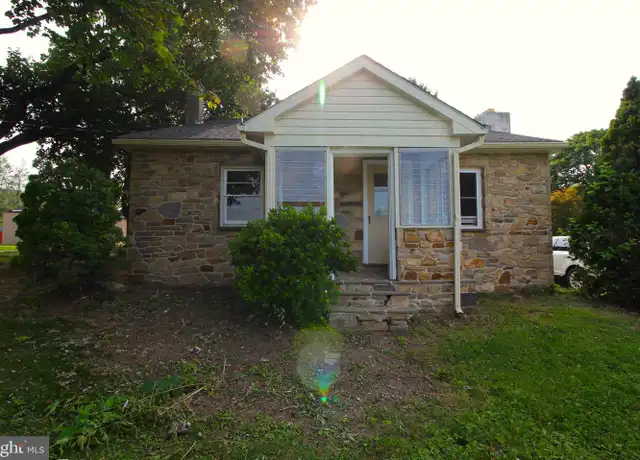 Property at 222 S Vintage Rd, Paradise, PA, 17562, 2 beds, 1 bath, [object Object]