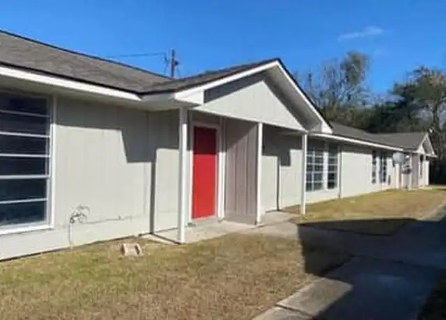 Property at 606 Yvonne St Unit B, New Iberia, LA, 70560, 2 beds, 1.5 baths, [object Object]