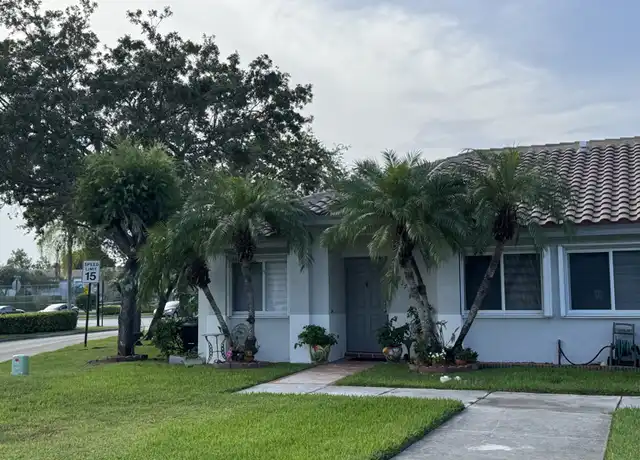 Property at 707 NW 208th Dr, Pembroke Pines, FL, 33029, 3 beds, 2 baths, [object Object]