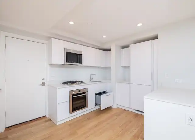 Property at 288 Chestnut Hill Ave Unit 24, Brighton, MA, 02135, 2 beds, 1 bath, [object Object]