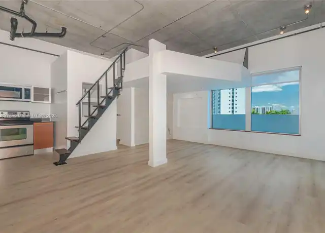 Property at 10 SW South River Dr #607, Miami, FL, 33130, 1 bed, 1 bath, [object Object]
