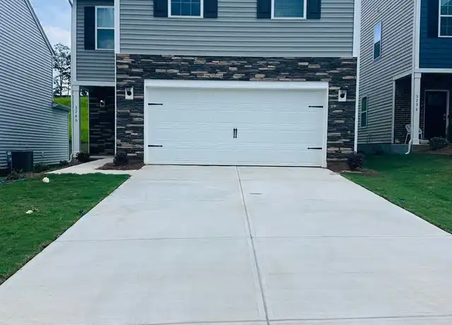 Property at 3740 13th St NE, Hickory, NC, 28601, 4 beds, 3 baths, [object Object]
