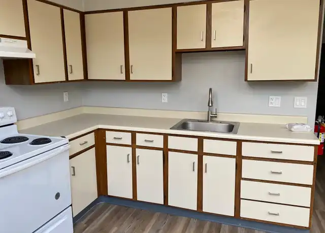 Property at 1735 Ohio Ave Unit 6, White Oak, PA, 15131, 3 beds, 1 bath, [object Object]