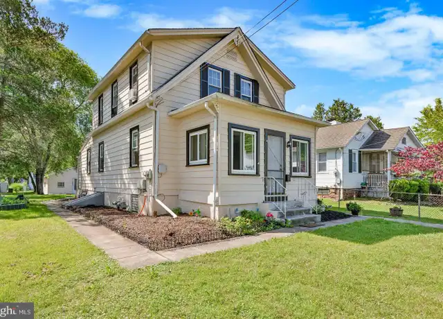 Property at 615 Green St, Lansdale, PA, 19446, 2 beds, 1 bath, [object Object]