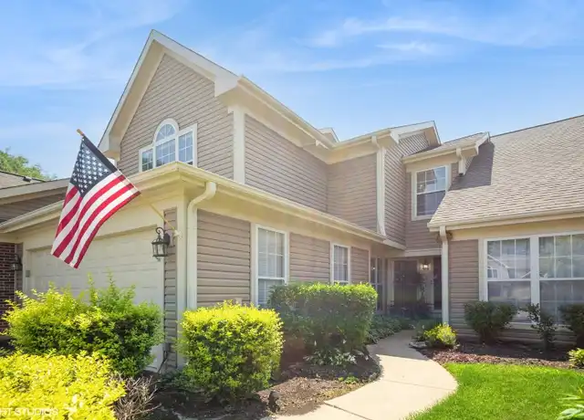 Property at 707 Clover Hill Ct, Elk Grove Village, IL, 60007, 2 beds, 2.5 baths, [object Object]