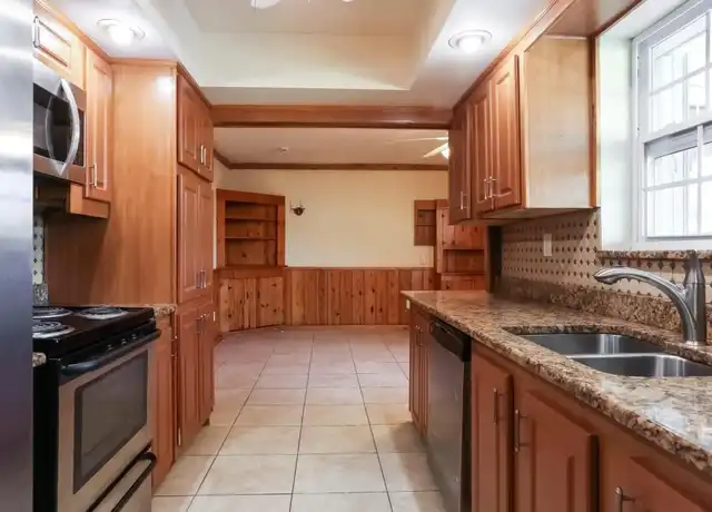 Property at 4851 NW 6th St Unit 4851, Plantation, FL, 33317, 4 beds, 2 baths, [object Object]