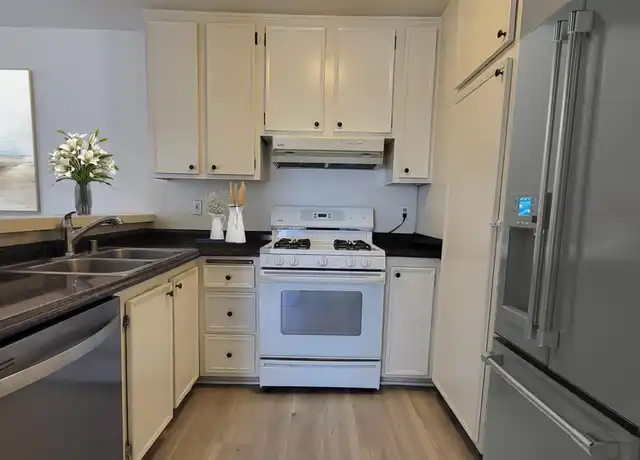 Property at 10636 Woodley Ave, Granada Hills, CA, 91344, 2 beds, 1 bath, [object Object]
