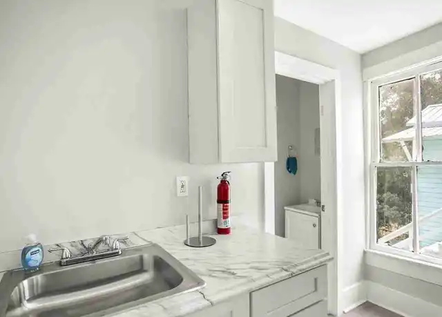 Property at 1710 W 11th St, Jacksonville, FL, 32209, 1 bed, 1 bath, [object Object]