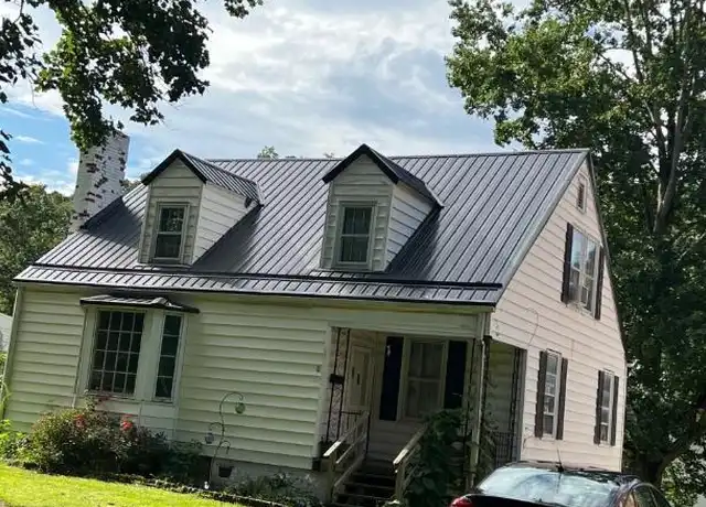 Property at 1421 Augusta St, Bluefield, WV, 24701, 2 beds, 1 bath, [object Object]
