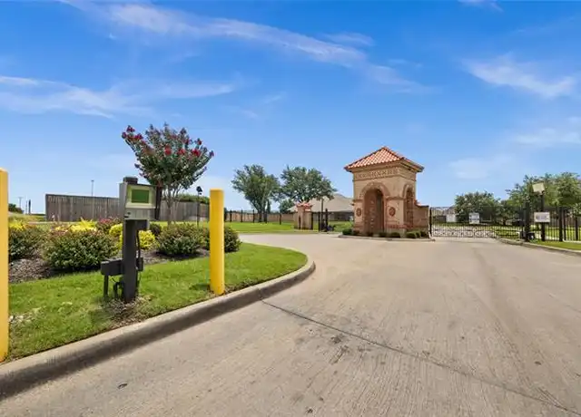 Property at 6833 San Antonio Dr, Fort Worth, TX, 76131, 4 beds, 2.5 baths, [object Object]