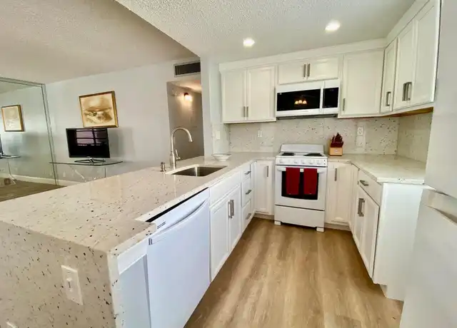 Property at 283 Normandy F, Delray Beach, FL, 33484, 2 beds, 2 baths, [object Object]
