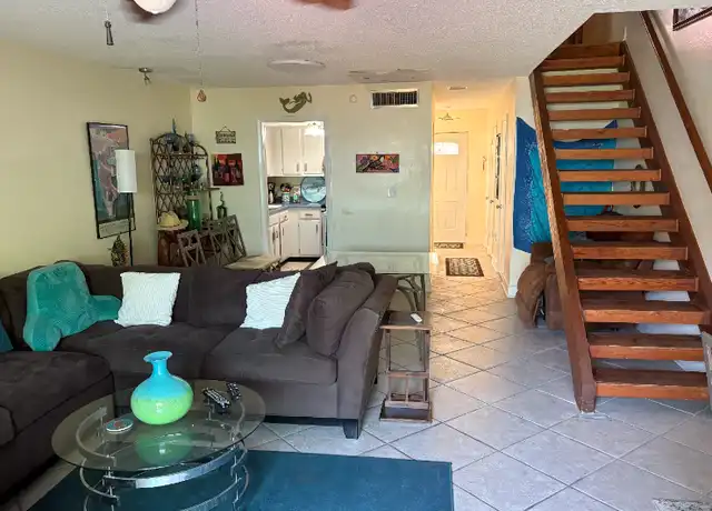 Property at 1625 58th Ter S #4, Saint Petersburg, FL, 33712, 2 beds, 1.5 baths, [object Object]