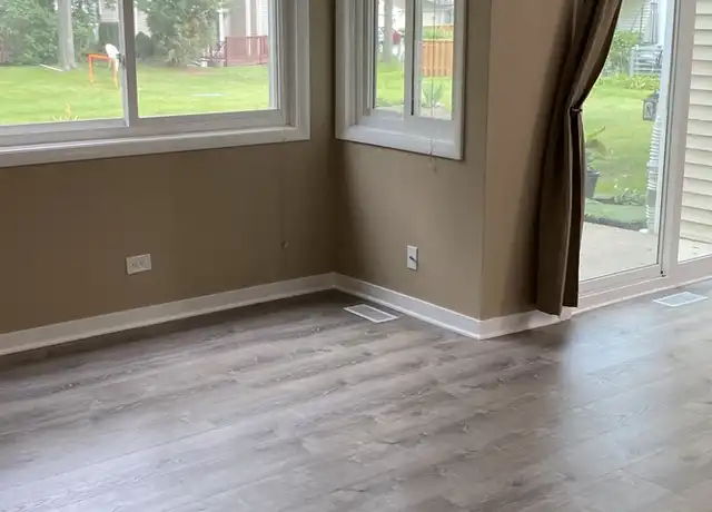 Property at 150 Saratoga Ct, Vernon Hills, IL, 60061, 3 beds, 1.5 baths, [object Object]