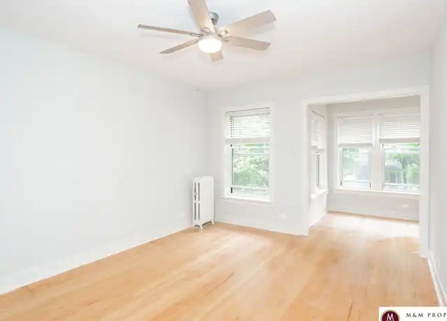 Property at 400 N Taylor Ave Unit 406-1, Oak Park, IL, 60302, 2 beds, 1 bath, [object Object]