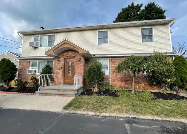 Property at 133 Railroad Ave, Syosset, NY, 11791, 3 beds, 1.5 baths, [object Object]