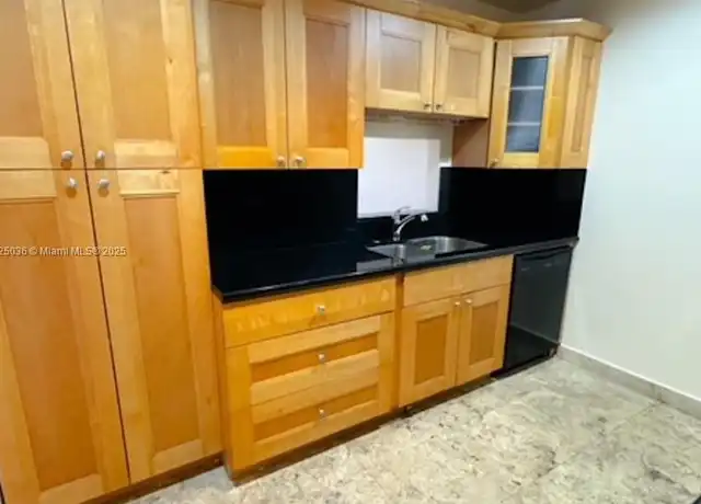 Property at 2008 Jackson St Unit B7, Hollywood, FL, 33020, 2 beds, 2 baths, [object Object]