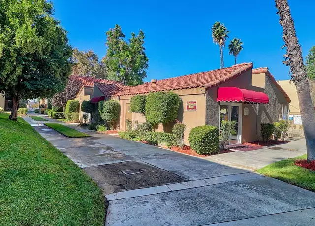 Photo of 520 Hibiscus Dr, Redlands, CA 92373