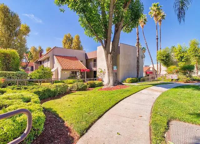 Photo of 520 Hibiscus Dr, Redlands, CA 92373