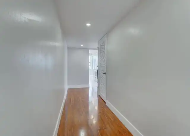 Property at 18061 Biscayne Blvd, Aventura, FL, 33160, 2 beds, 2 baths, [object Object]