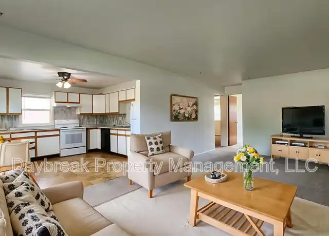 Property at 2913 8th St N Unit 2, Fargo, ND, 58102, 2 beds, 1 bath, [object Object]