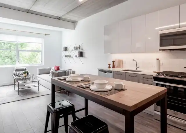 Property at 1590 Elmwood Ave Unit 1008, Evanston, IL, 60201, 1 bed, 1 bath, [object Object]